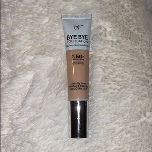 IT cosmetics bye bye foundation 💞